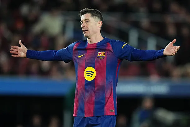 التشكيل لمباراة برشلونة ضد إلتشي: فليك يداور بحذر التشكيل لمباراة برشلونة ضد إلتشي: فليك يداور بحذر