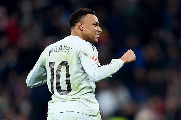 ريال مدريد يواجه فالنسيا اليوم.. وعين أربيلوا على الصدارة بغيابات مؤثرة